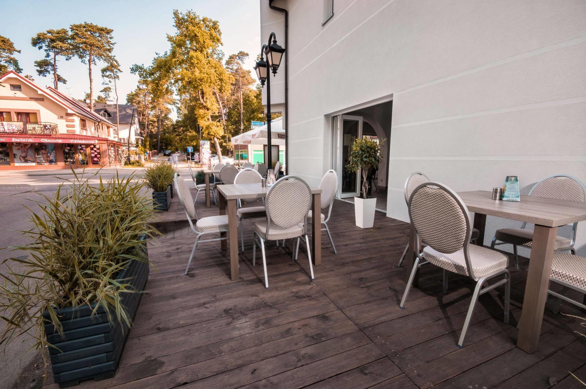 New Corner Hotel Niechorze Exterior photo